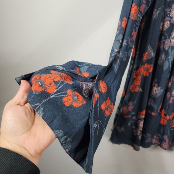 Free People Pebble Crepe So Fine Smoked Tunic Navy Top Size SP - Picture 5 of 10